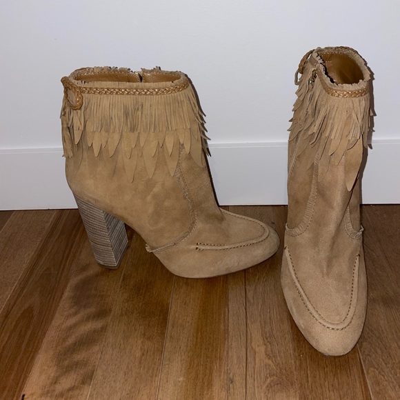 Aquazzura Tan Tiger Lilly Suede Fringe Booties 38 NEW - Picture 1 of 10